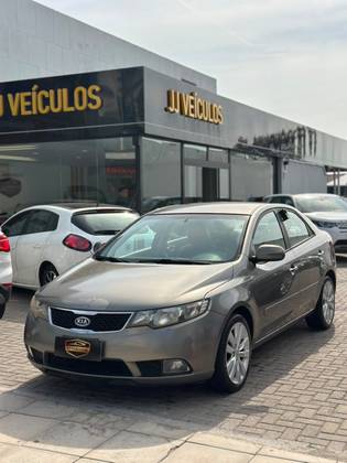 KIA CERATO 1.6 E.221 SEDAN 16V GASOLINA 4P AUTOMÁTICO